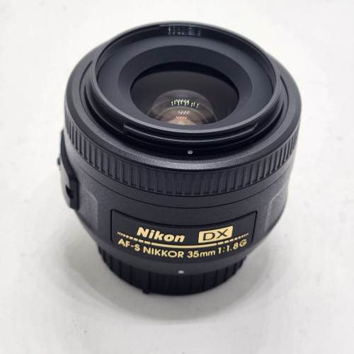 Nikon AF-S DX NIKKOR 35mm f/1.8G Lens - 7PC Accessory Bundle