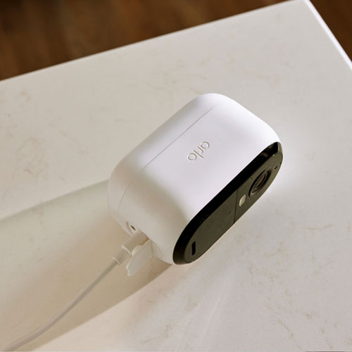 Caméra de surveillance d'intérieur/d'extérieur sans fil HD Essential d'Arlo - Blanc - Exclusivité de Best Buy