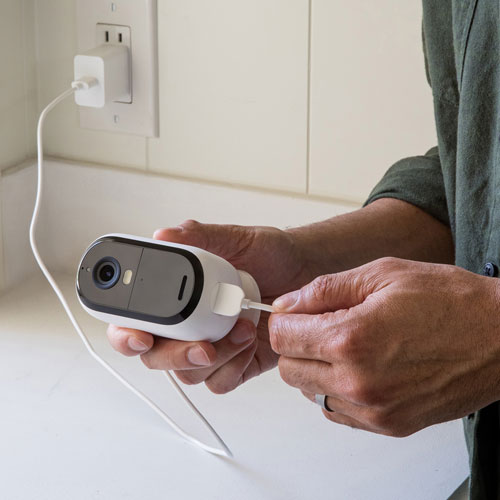 Arlo Essential Wire-Free Indoor/Outdoor 2K Security Camera (2nd Generation) - 4 Pack - White - Only at Best Buy