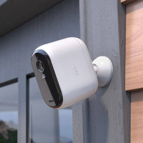 Caméra de surveillance d'intérieur/d'extérieur sans fil 2K Essential XL d'Arlo - Ensemble de 3 - Blanc