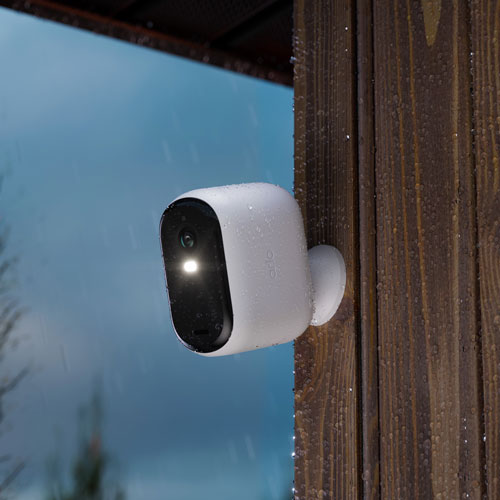 Caméra de surveillance d'intérieur/d'extérieur sans fil 2K Essential XL d'Arlo - Ensemble de 3 - Blanc
