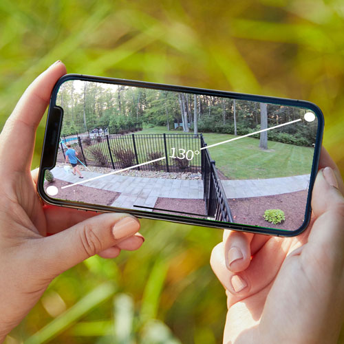 Caméra de surveillance d'intérieur/d'extérieur sans fil 2K Essential d'Arlo - Ensemble de 2 - Blanc