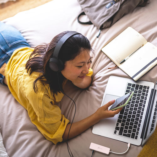 j5create Eco-Friendly USB-C Multi-Port Hub with Power Delivery - Rose