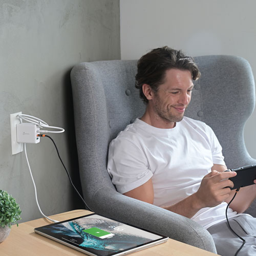 Chargeur mural à 3 ports USB-A/USB-C de 45 W Traveler de j5create - Blanc