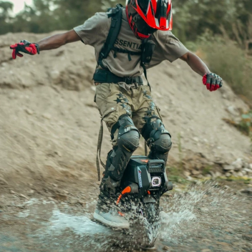 Monocycle électrique V14 Adventure d'InMotion – Moteur 4000 W, portée 120 km, suspension 85 mm – Hélicoptère tout-terrain