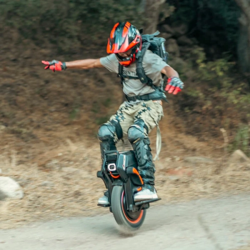 Monocycle électrique V14 Adventure d'InMotion – Moteur 4000 W, portée 120 km, suspension 85 mm – Hélicoptère tout-terrain