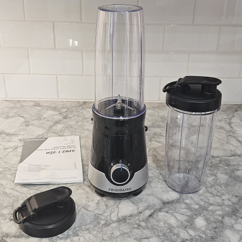 Frigidaire - mélangeur à boissons frappées, lame en acier inoxydable, capacité 800&nbsp;ml, 300 W, noir