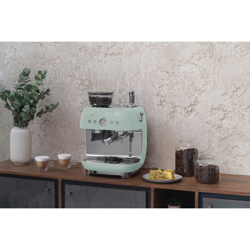 Machine à espresso manuelle de Smeg avec mousseur et moulin à café - Vert pastel