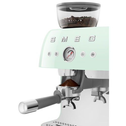 Machine à espresso manuelle de Smeg avec mousseur et moulin à café - Vert pastel