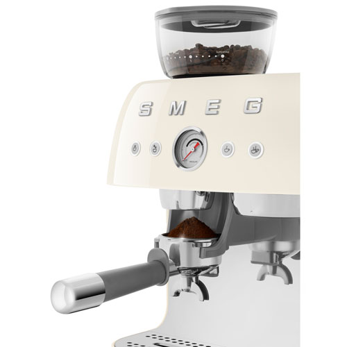 Machine à espresso manuelle de Smeg avec mousseur et moulin à café - Crème