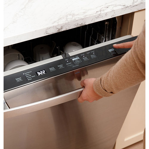 GE 24" 45dB Built-In Dishwasher with Third Rack (GDT670SYVFS) - Stainless Steel