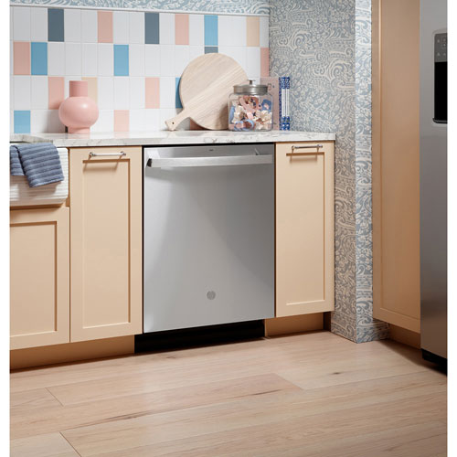 GE 24" 45dB Built-In Dishwasher with Third Rack (GDT670SYVFS) - Stainless Steel