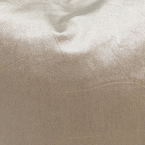 Coussin décoratif carré en peluche taupe uni de 17 po avec bords passepoilés