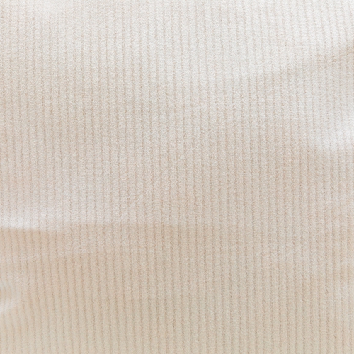 Coussin décoratif carré texturé en velours côtelé crème, 18 po