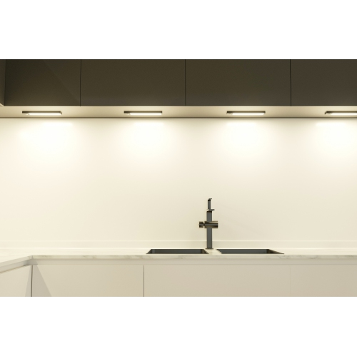 Barre lumineuse DEL rechargeable de 8 po avec capteur de mouvement BAZZ, U2111808BK