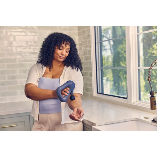 Appareil de massage portatif à percussion Theragun Relief de Therabody - Bleu