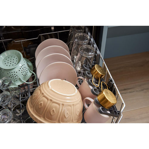 Lave-vaisselle encastrable 24 po 44 dB de Whirlpool à cuve en inox et 3e panier - Noir