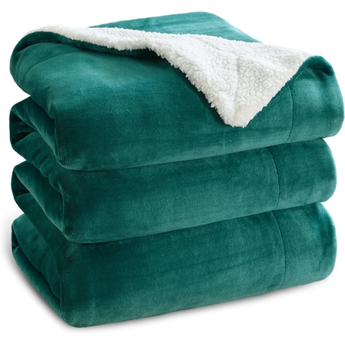 Bedsure Sherpa Fleece Throw Blanket for Couch - Thick and Warm Blankets, Soft and Fuzzy Throw Blanket for Sofa, Forest Green, 60x80 Inches