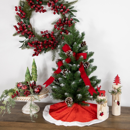 18" Red and White Traditional Mini Christmas Tree Skirt