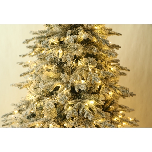 Arbre de Noël en épinette floquée Alaska de 5 pi illuminé par des lumières à DEL blanc chaud de Holiday Stuff