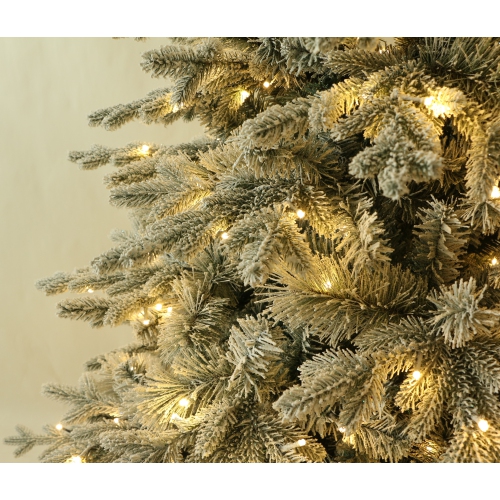 Arbre de Noël en épinette floquée Alaska de 5 pi illuminé par des lumières à DEL blanc chaud de Holiday Stuff