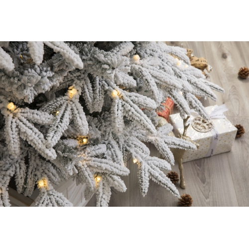 Arbre de Noël en épinette de forêt mince enneigée artificielle de 5 pi de Holiday Stuff illuminé par DEL