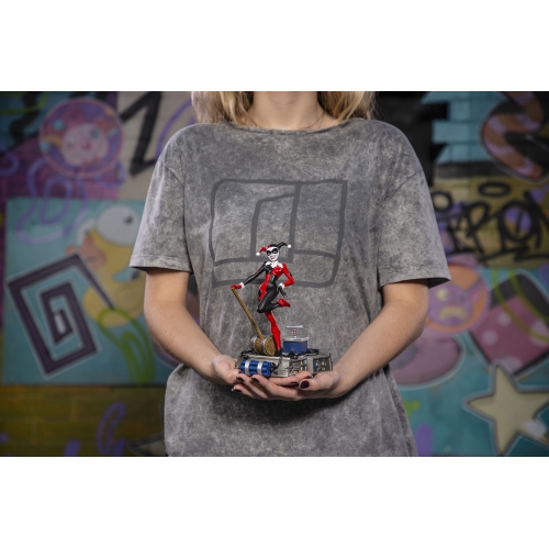 Iron Studios Harley Quinn - Batman Animated Series - Art Scale 1/10