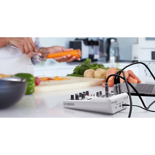 Yamaha AG06MK2 Mixer w/ USB Audio Interface - White