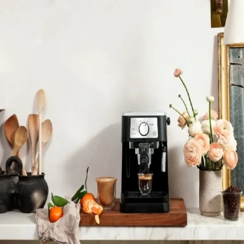 Manual Espresso Machine, Latte & Cappuccino Maker , 15 Bar Pump Pressure + Manual Milk Frother Steam Wand, Black / Stainless, EC260BK