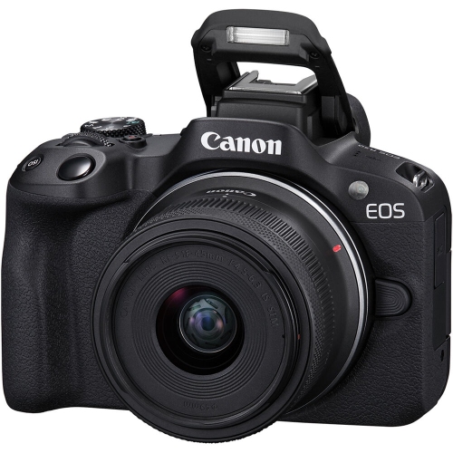 Appareil photo sans miroir EOS R50 de Canon avec objectif 18-45&nbsp;mm, carte 64&nbsp;Go, sac et plus encore