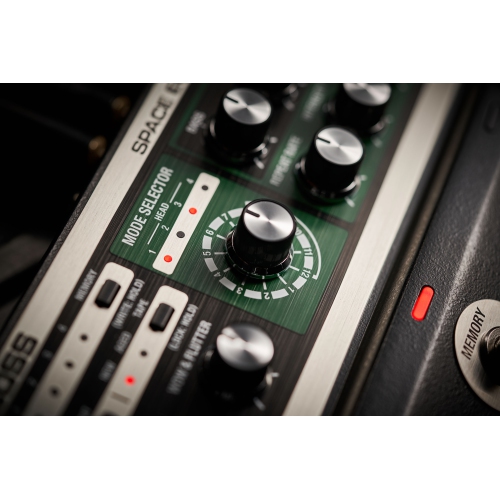 BOSS RE-202 Deluxe Space Echo Pedal