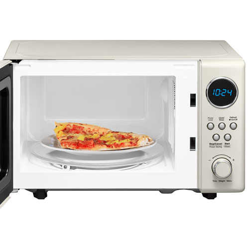 Micro-ondes compact rétro de 0,7 pi³ d'Insignia (NS-MW7RM5-C) - Crème - Exclusivité de Best Buy