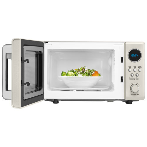 Micro-ondes compact rétro de 0,7 pi³ d'Insignia (NS-MW7RM5-C) - Crème - Exclusivité de Best Buy