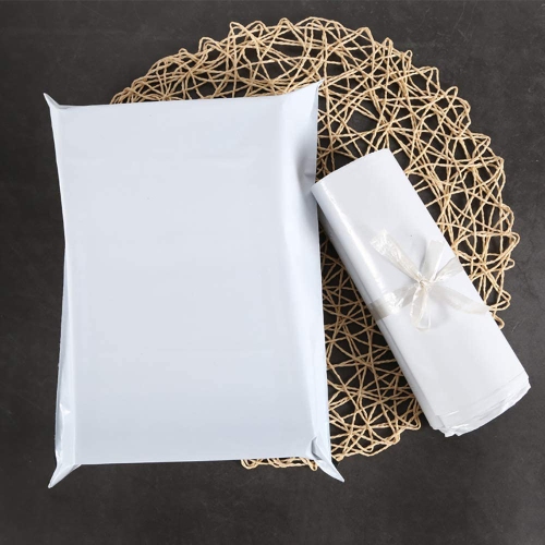 Enveloppe d’expédition en poly à auto-scellage de 8,5 x x12 po