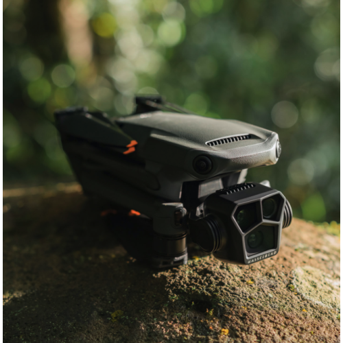 Boîte ouverte - Ensemble Fly More avec drone Mavic 3 Pro de DJI et télécommande avec écran intégré - Gris