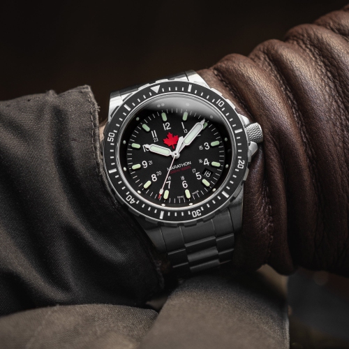 MARATHON- Red Maple Jumbo Diver's Quartz on Black 3-Piece Rubber Strap Kit 46mm