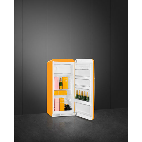 Réfrigérateur à congélateur supérieur de 24 po 9,9 pi³ avec éclairage DEL Veuve Clicquot de Smeg - Orange