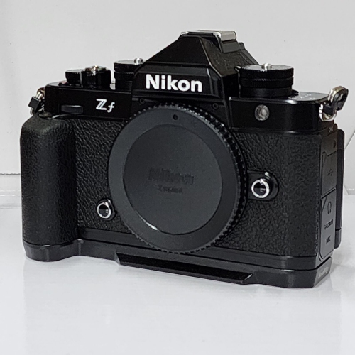 Appareil photo sans miroir ZF 1761 de Nikon - Ensemble d'accessoires 12PC