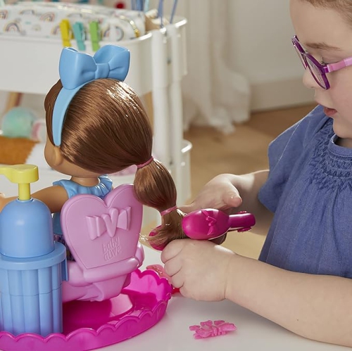 Poupée coiffante Baby Alive, cheveux bruns, comprend une poupée bébé de 12 po, une chaise de salon et des accessoires pour poupée