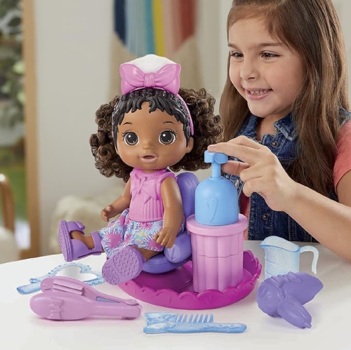 Poupée mode poupon Baby Alive, cheveux noirs, comprend une poupée bébé de 12 po, une chaise de salon et des accessoires pour poupée
