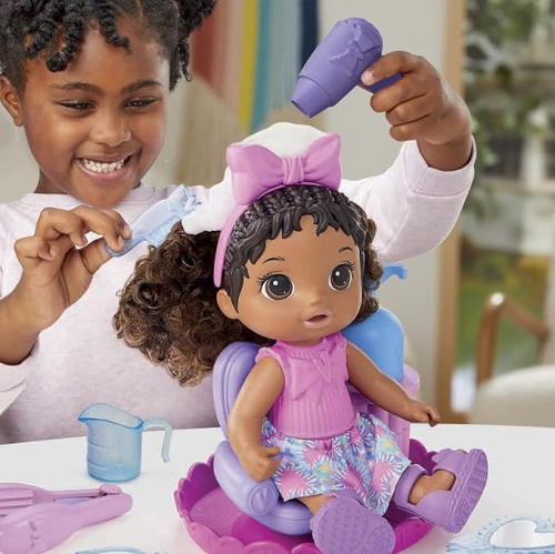 Poupée mode poupon Baby Alive, cheveux noirs, comprend une poupée bébé de 12 po, une chaise de salon et des accessoires pour poupée
