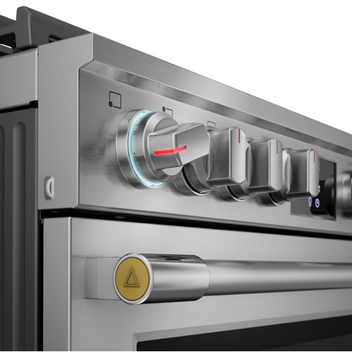 Frigidaire Pro 30" 6.0 Cu. Ft. True Convection 6-Burner Gas Air Fry Range - Stainless