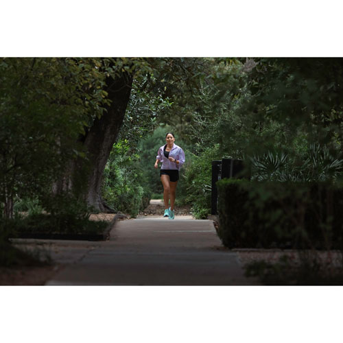 Montre intelligente Bluetooth de 45 mm Forerunner 165 Music de Garmin pour la course - Moyen/Grand - Baie/Lilas