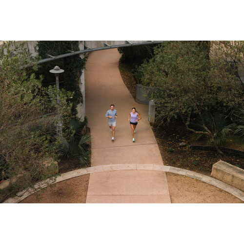 Montre intelligente Bluetooth de 45 mm Forerunner 165 Music de Garmin pour la course - Moyen/Grand - Noir/Gris ardoise