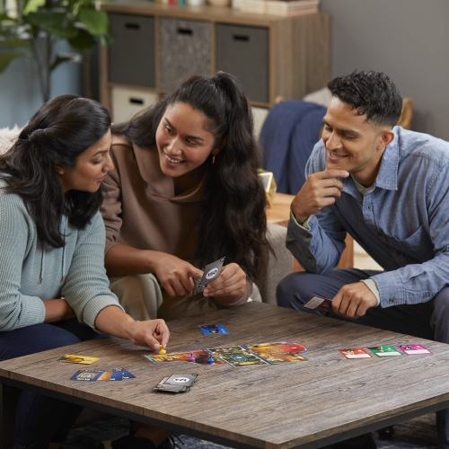 Hasbro Gaming Clue: Robbery at the Museum 1-6 players, ages 10+, 90 minutes