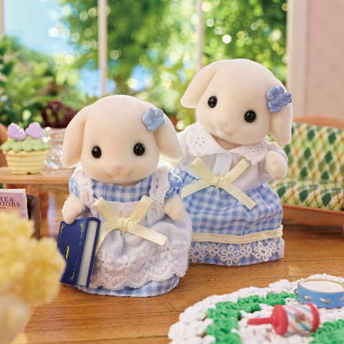 Calico Critters Flora Rabbit Family Playset
