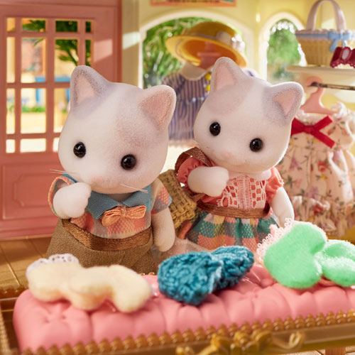 Calico Critters Latte Cat Family Playset