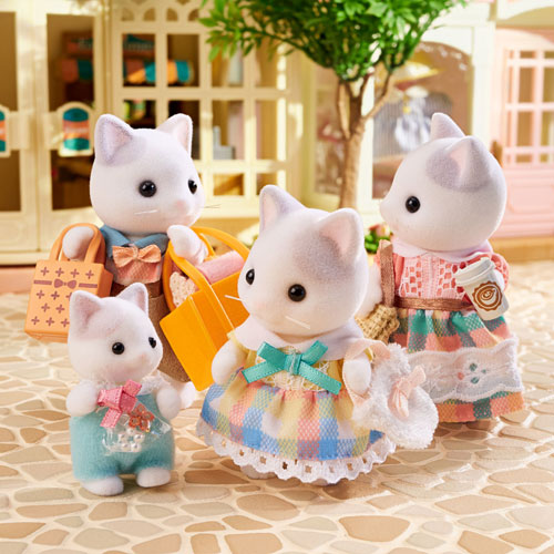 Calico Critters Latte Cat Family Playset