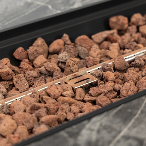 Foyer de table rectangulaire au gaz propane de 52 po 50.000 BTU avec pierres de lave de Deko Living