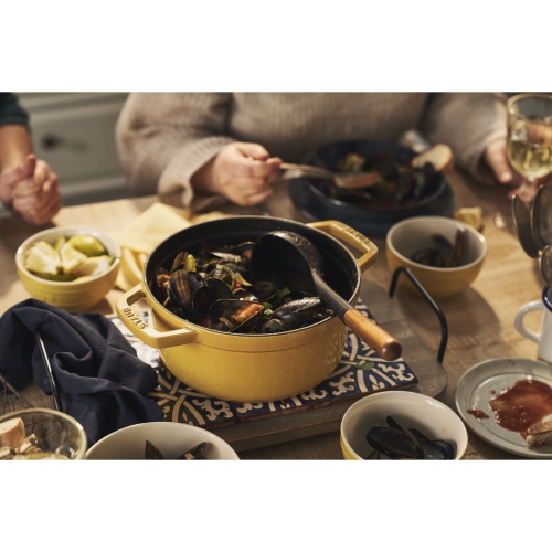 STAUB La Cocotte 5.25 L Cast Iron Round Cocotte, Citron